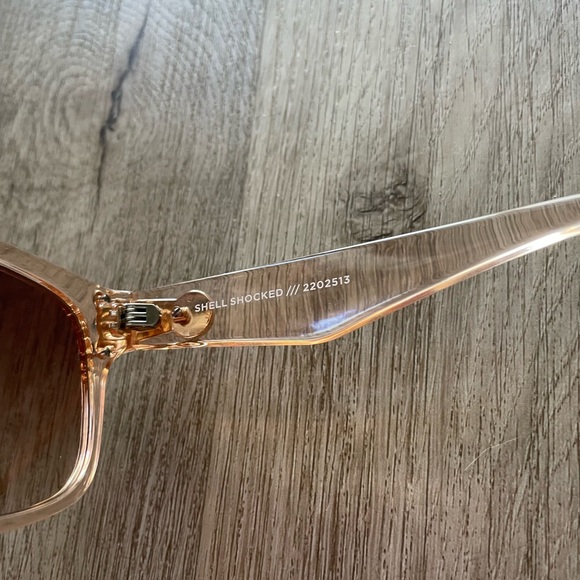 le specs shell schocked pink champagne clear gold shell detail square sunglasses - Picture 4 of 5